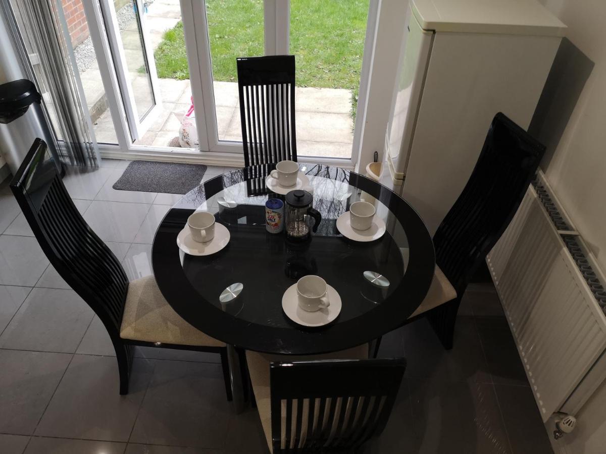 Apartamento Nightingale Gardens - 4 Bed Detached House - Mánchester Exterior foto
