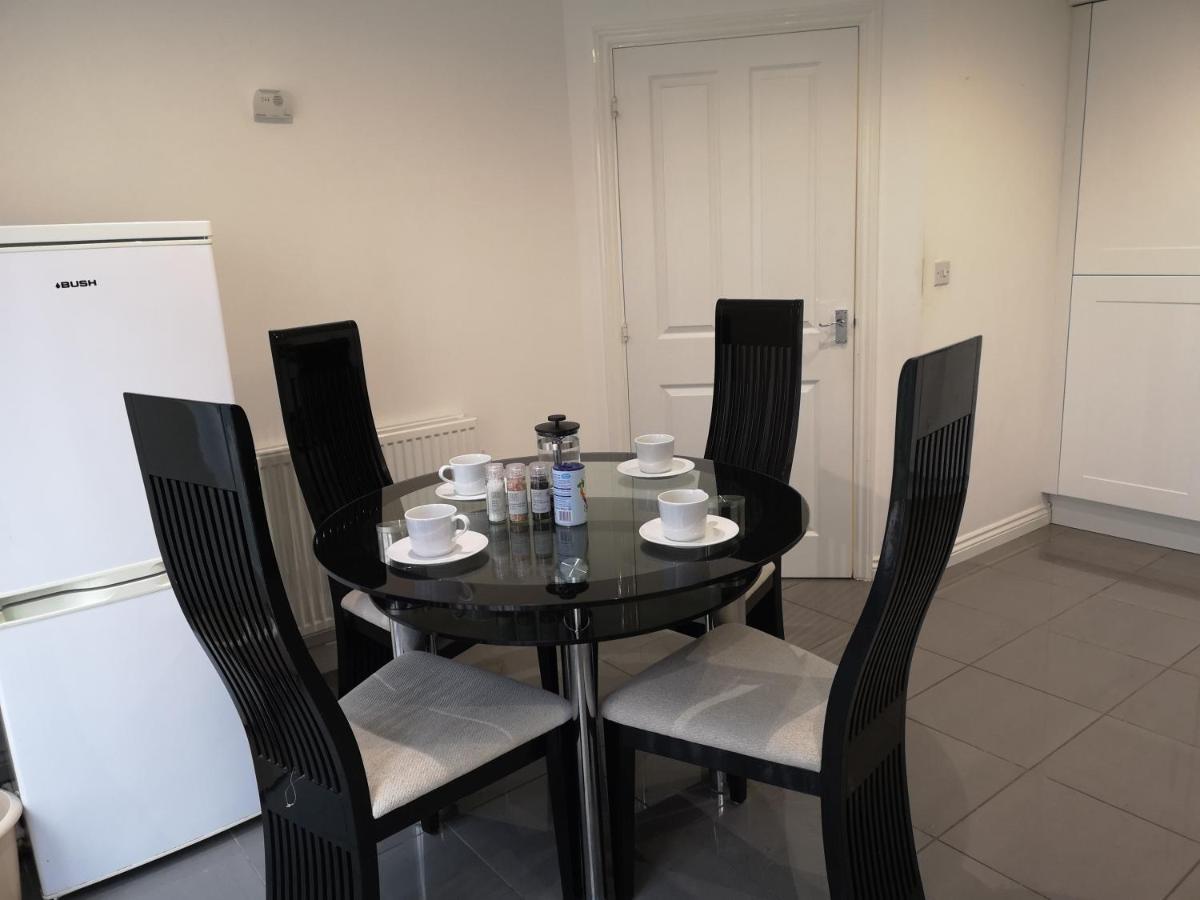 Apartamento Nightingale Gardens - 4 Bed Detached House - Mánchester Exterior foto