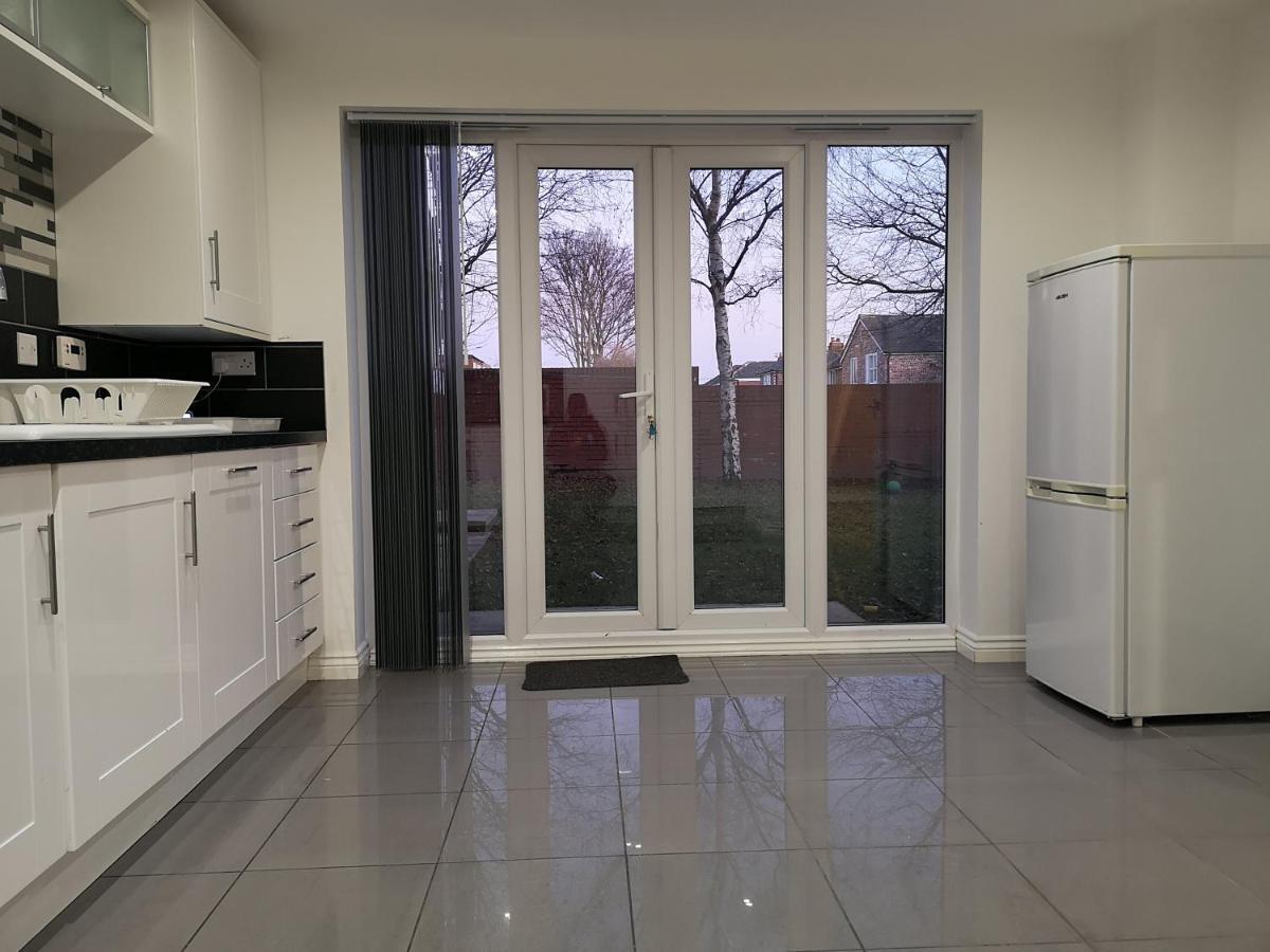 Apartamento Nightingale Gardens - 4 Bed Detached House - Mánchester Exterior foto